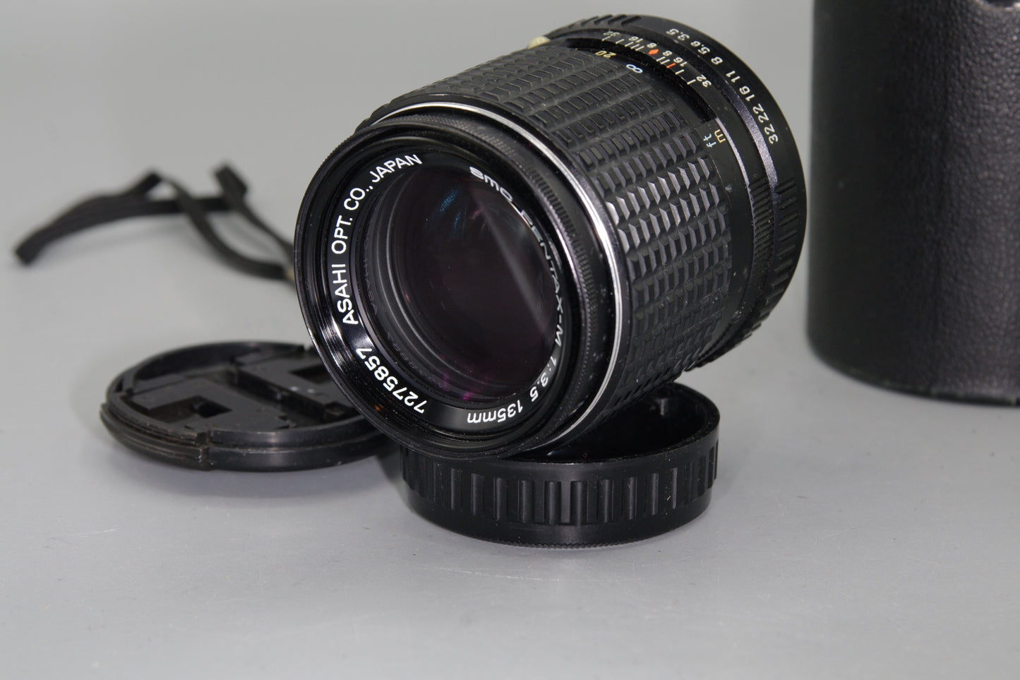 SMC Pentax-M 135mm F/3.5 Lens- Pentax K Mount - with both caps.