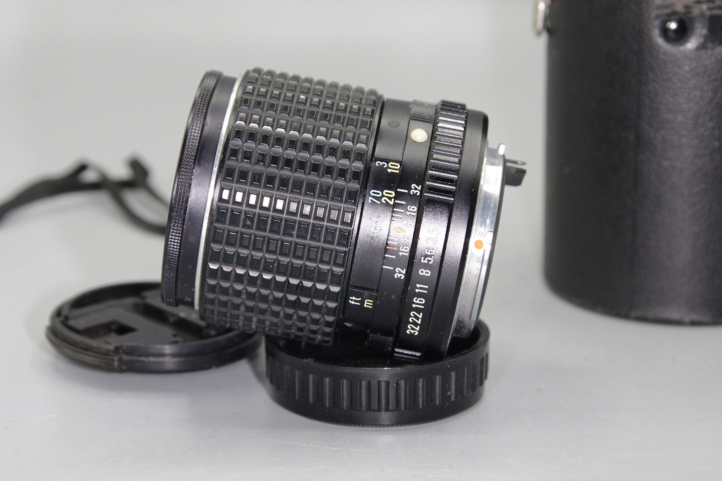 SMC Pentax-M 135mm F/3.5 Lens- Pentax K Mount - with both caps.
