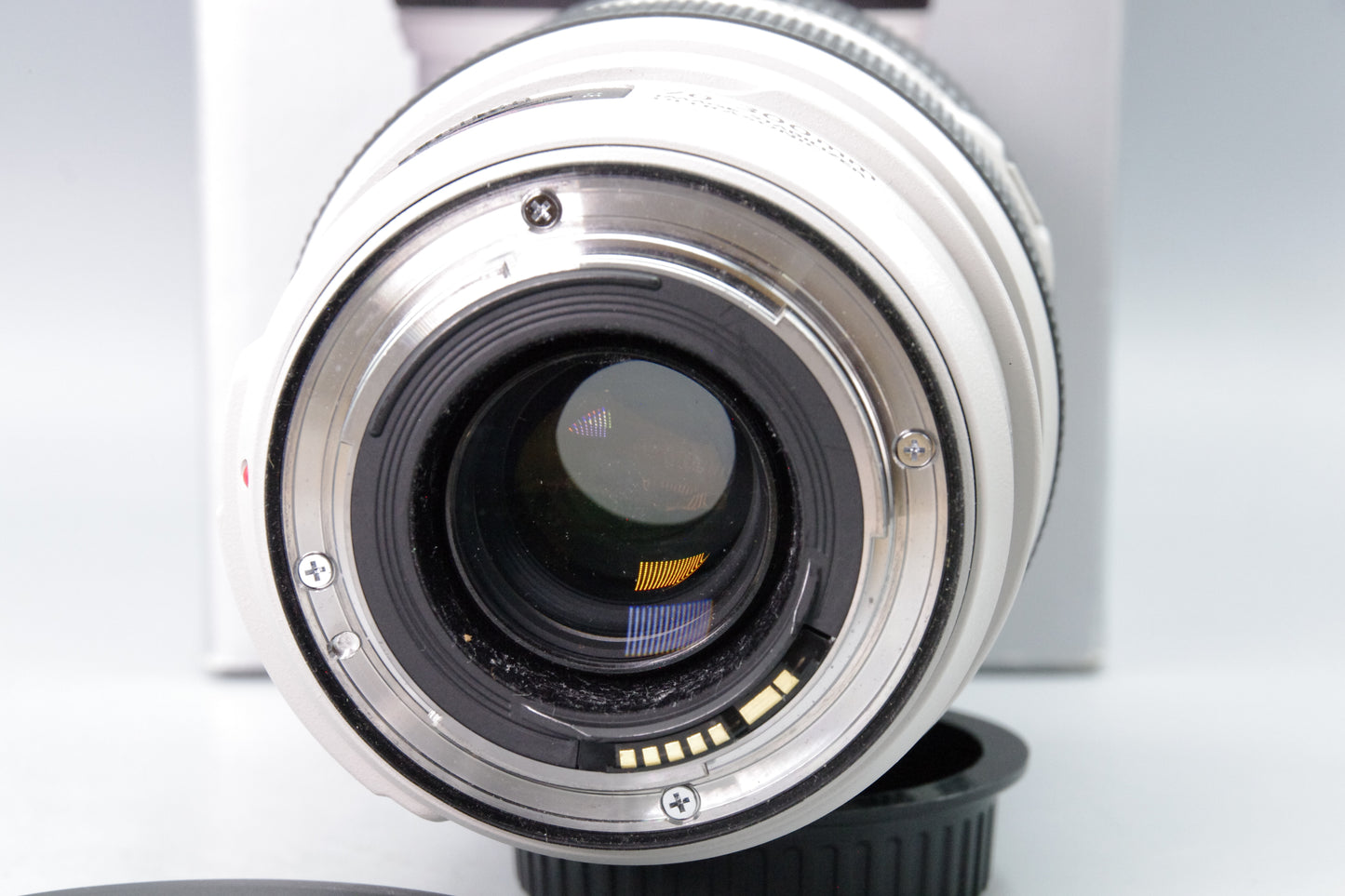 Canon EF 70‑300mm f/4.5‑5.6L IS USM Lens – Excellent Condition – With Box