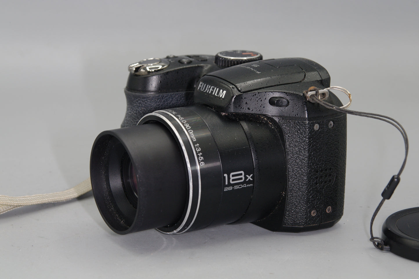 FujiFilm FinePix S2960 14MP Bridge Camera