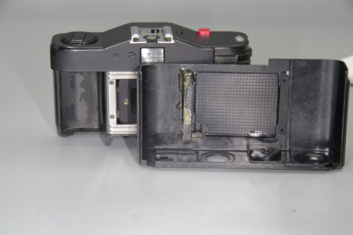 Minox 35 EL Compact 35mm Film Camera – Case, Instructions and Flash