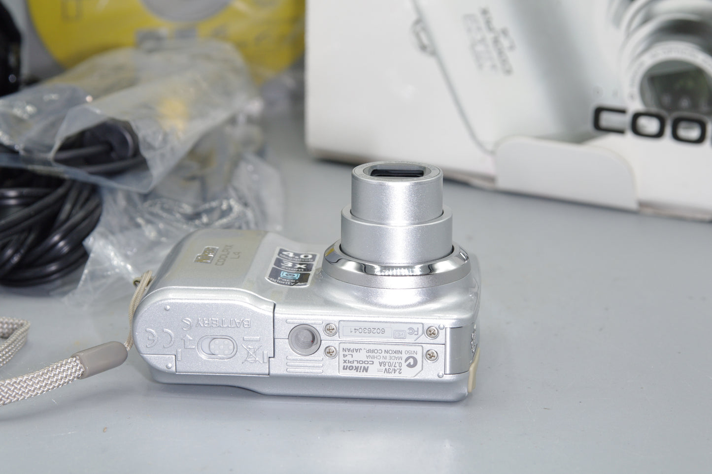 Nikon Coolpix L4 4MP Compact Digital - Boxed