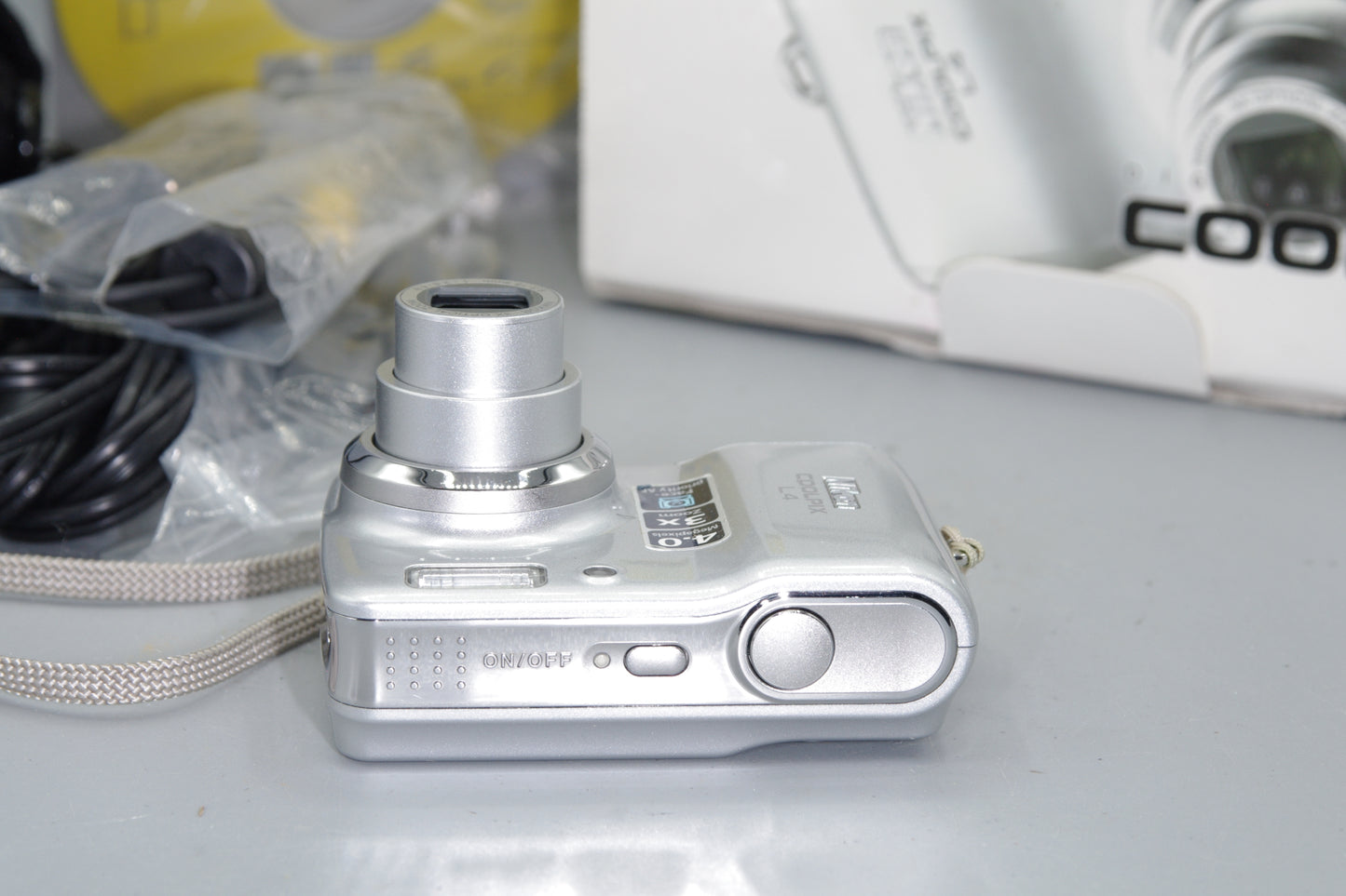 Nikon Coolpix L4 4MP Compact Digital - Boxed