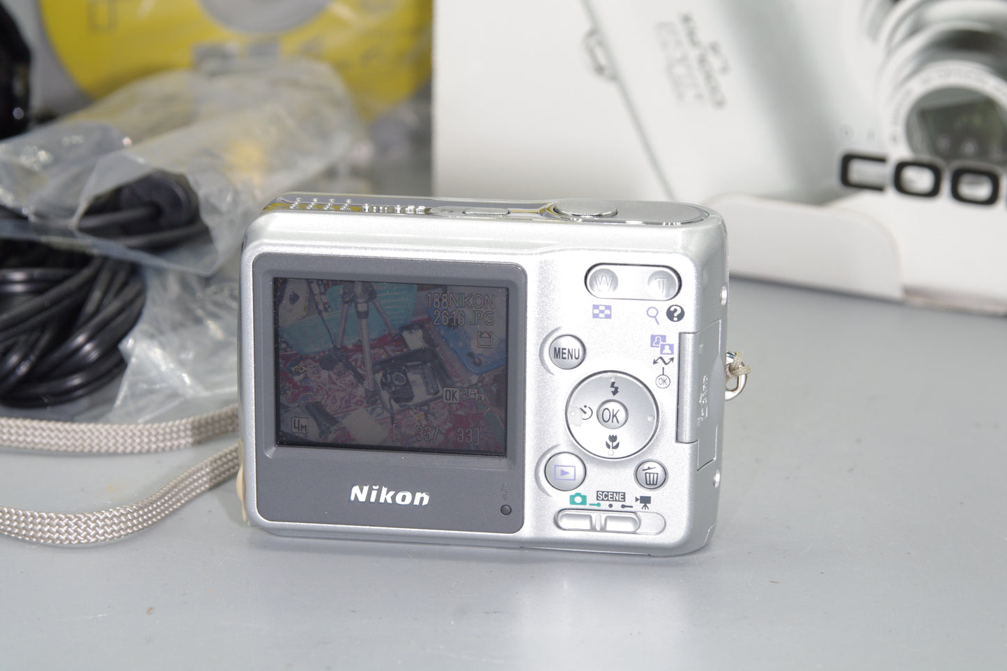 Nikon Coolpix L4 4MP Compact Digital - Boxed