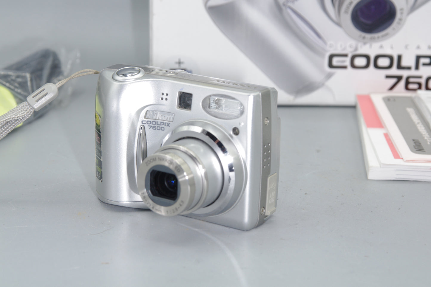 Nikon Coolpix 7600 7.1MP Compact Digital - Boxed Excellent