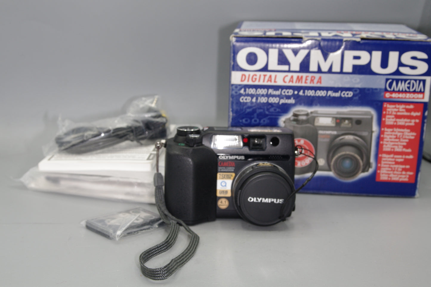 Olympus Camedia C-4040Zoom 4.1MP Digital Compact Camera - Boxed Excellent