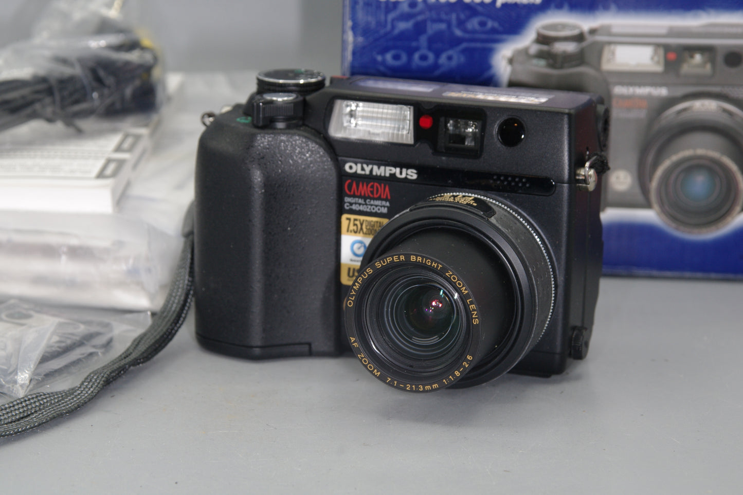 Olympus Camedia C-4040Zoom 4.1MP Digital Compact Camera - Boxed Excellent