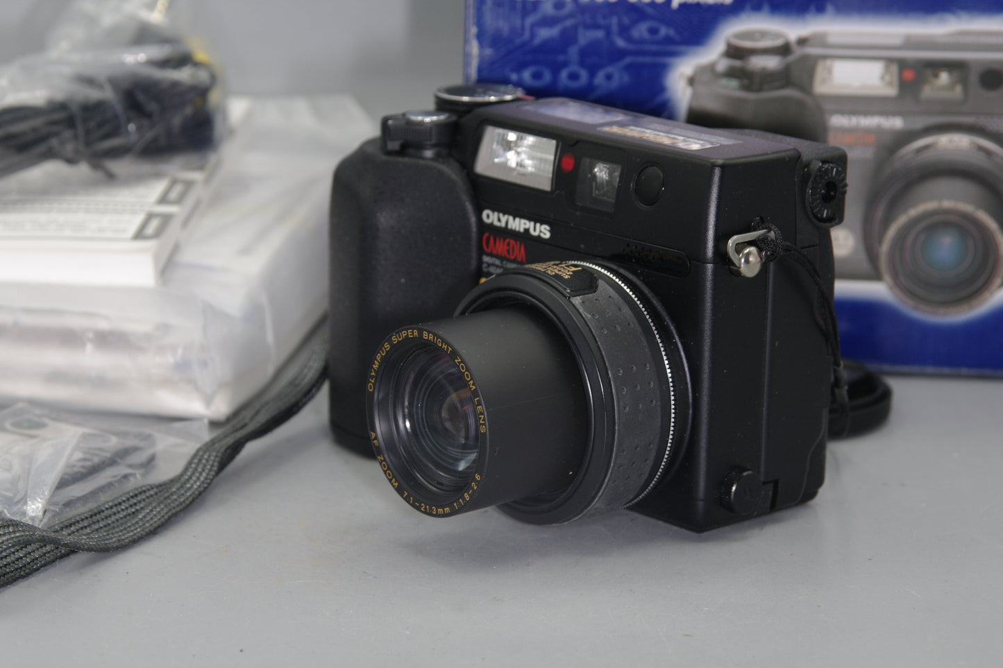 Olympus Camedia C-4040Zoom 4.1MP Digital Compact Camera - Boxed Excellent