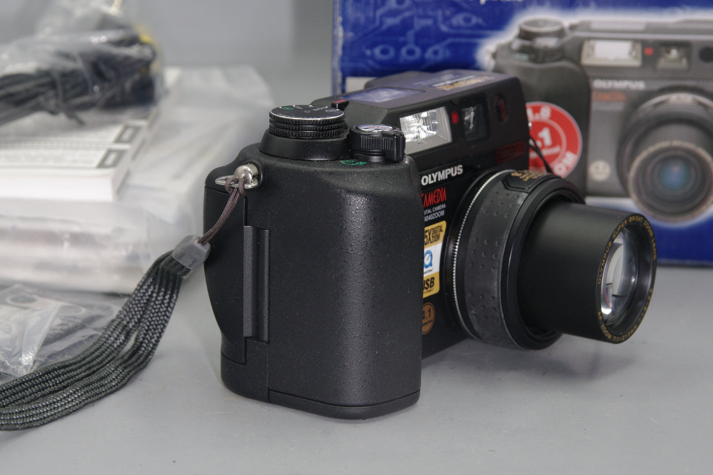 Olympus Camedia C-4040Zoom 4.1MP Digital Compact Camera - Boxed Excellent