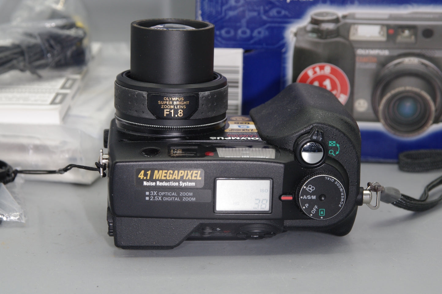 Olympus Camedia C-4040Zoom 4.1MP Digital Compact Camera - Boxed Excellent
