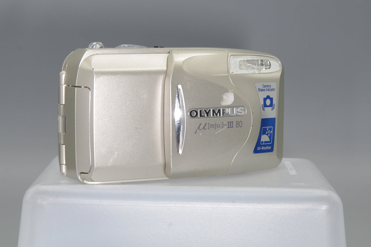 Olympus MJU Zoom III 80 Camera with 38-80mm Lens Excellent