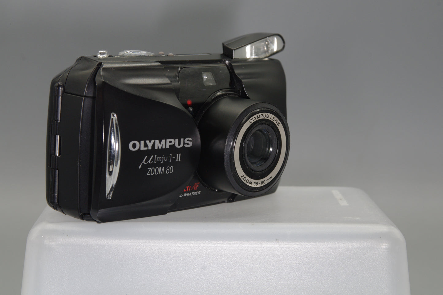Olympus MJU Zoom II 80 Camera with 38-80mm Lens Excellent