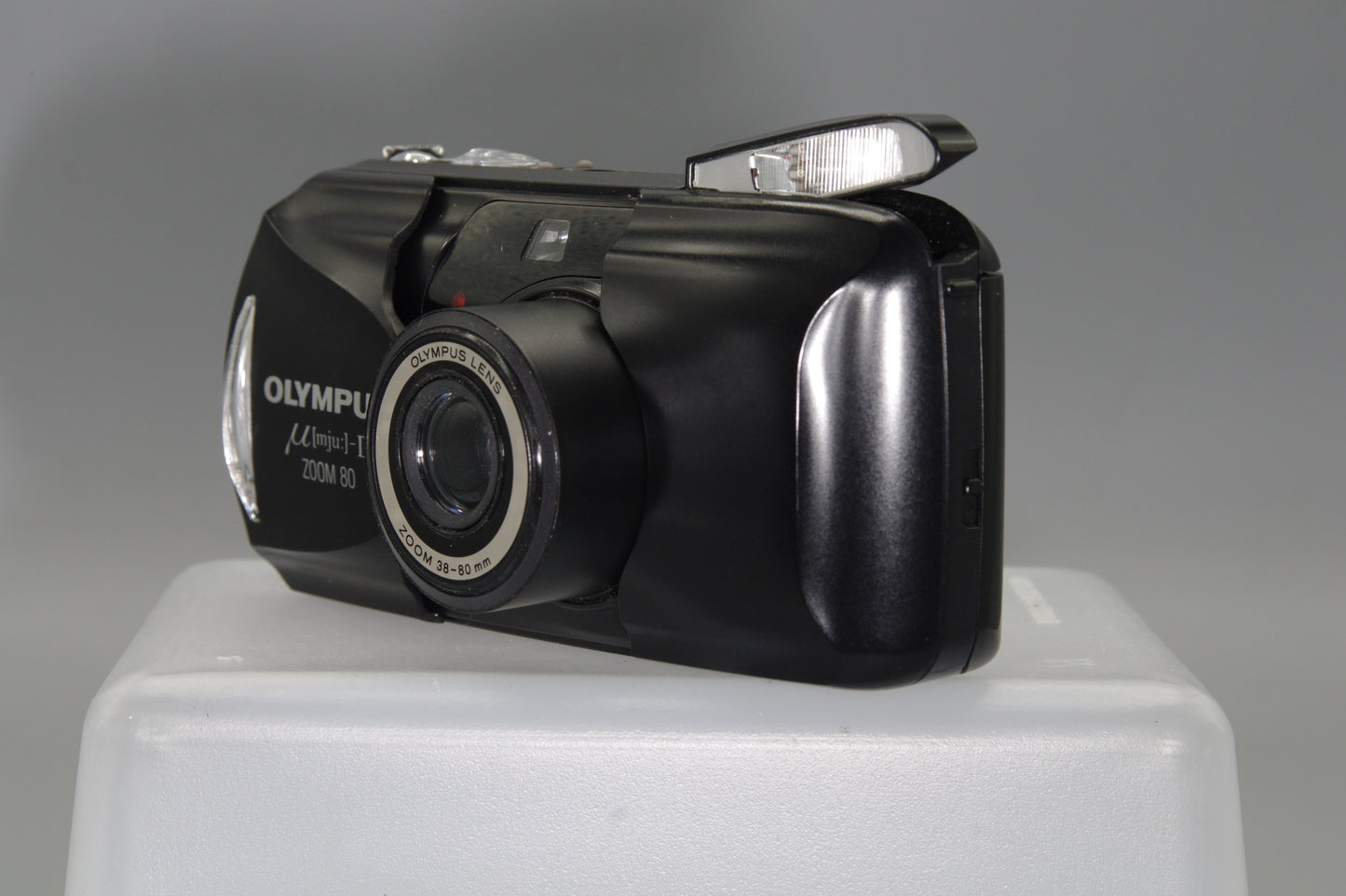 Olympus MJU Zoom II 80 Camera with 38-80mm Lens Excellent