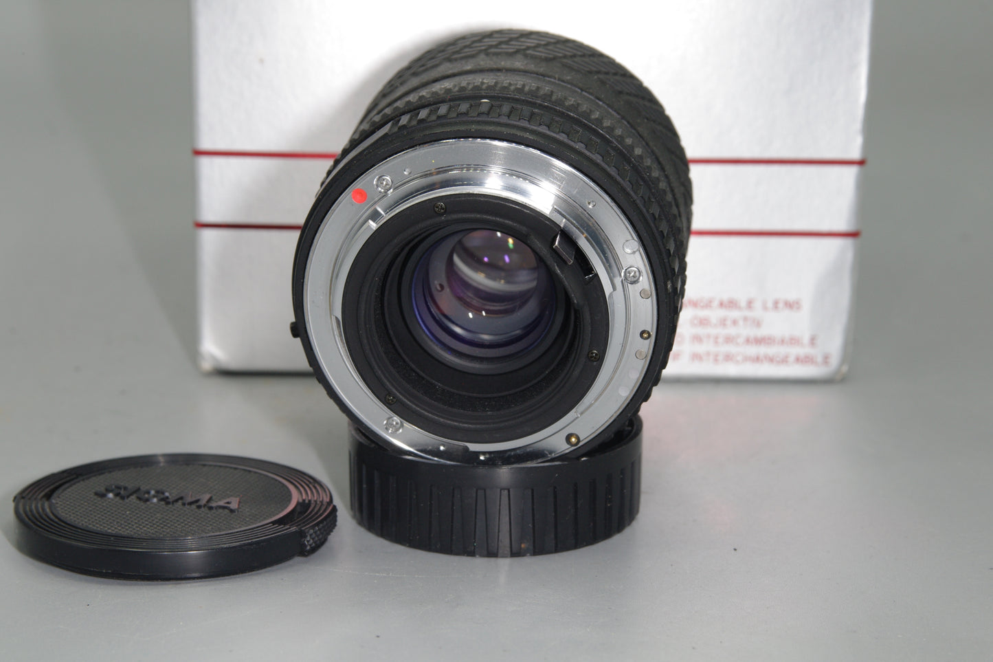 Sigma UC 28-70mm F/3.5-4.5 Multi-Coated MF Lens - Boxed