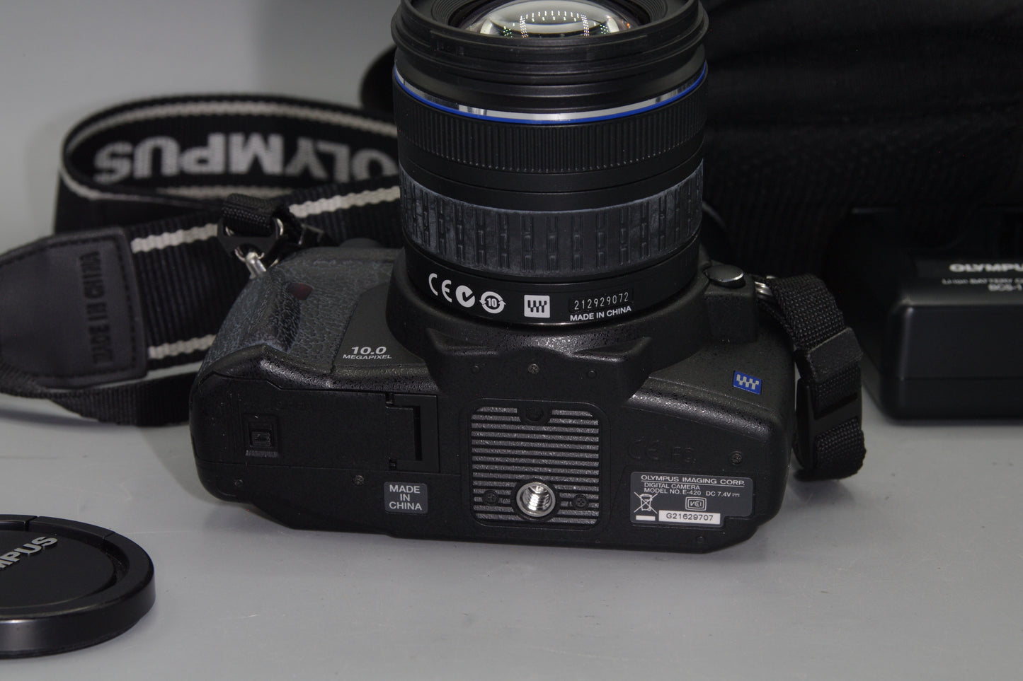 Olympus E-420 10MP 4/3 DSLR with 14-42mm Lens - Very Low S/C 234