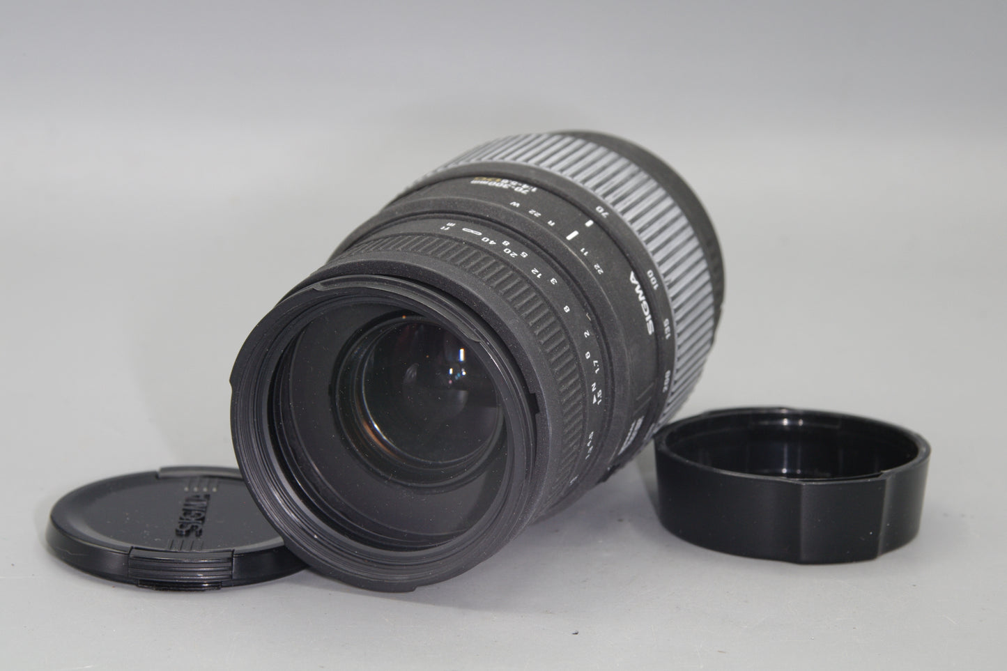 Sigma 70-300mm F/4-5.6 DG AF Zoom Lens with Caps - Canon EF Mount