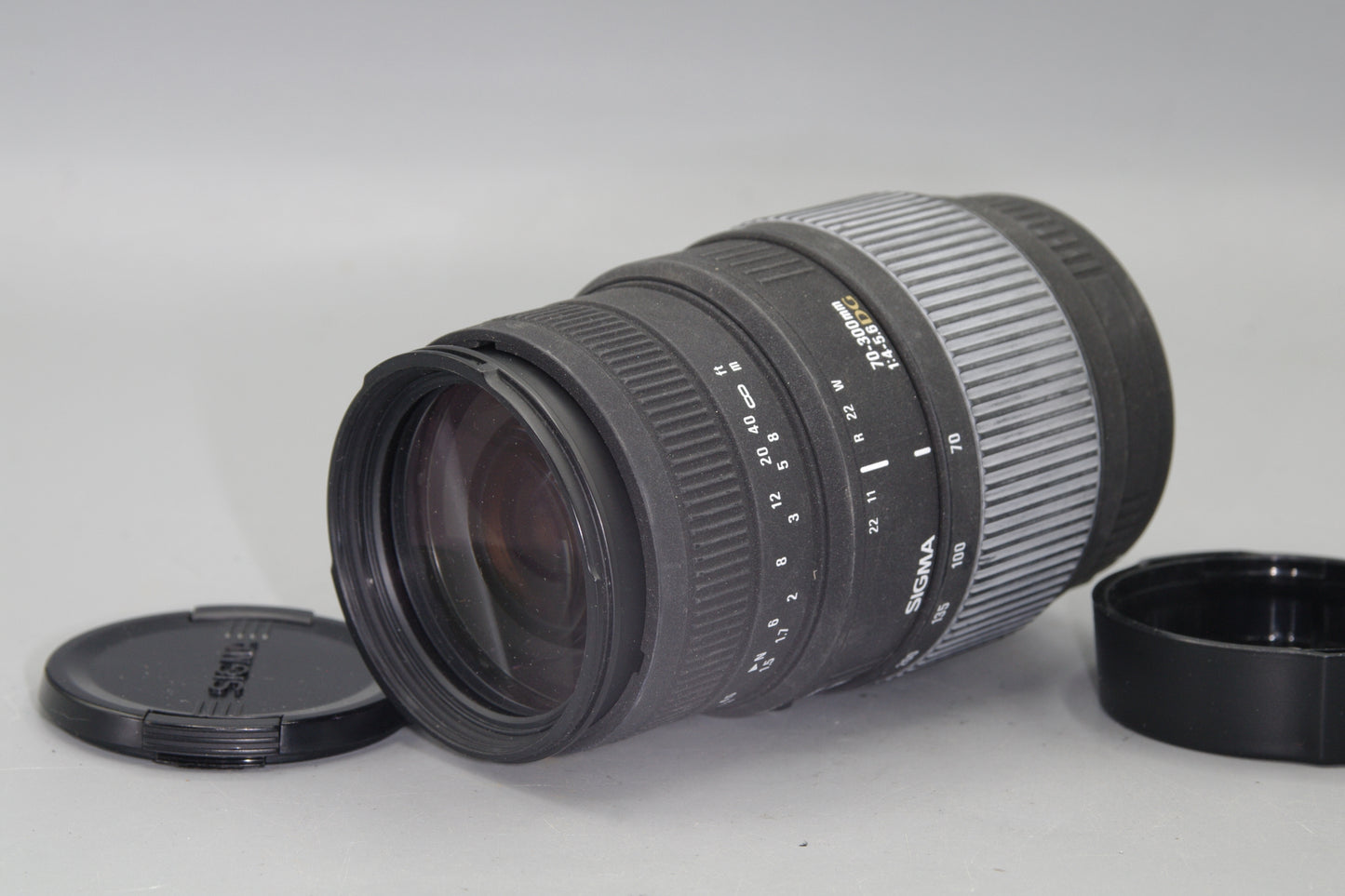 Sigma 70-300mm F/4-5.6 DG AF Zoom Lens with Caps - Canon EF Mount