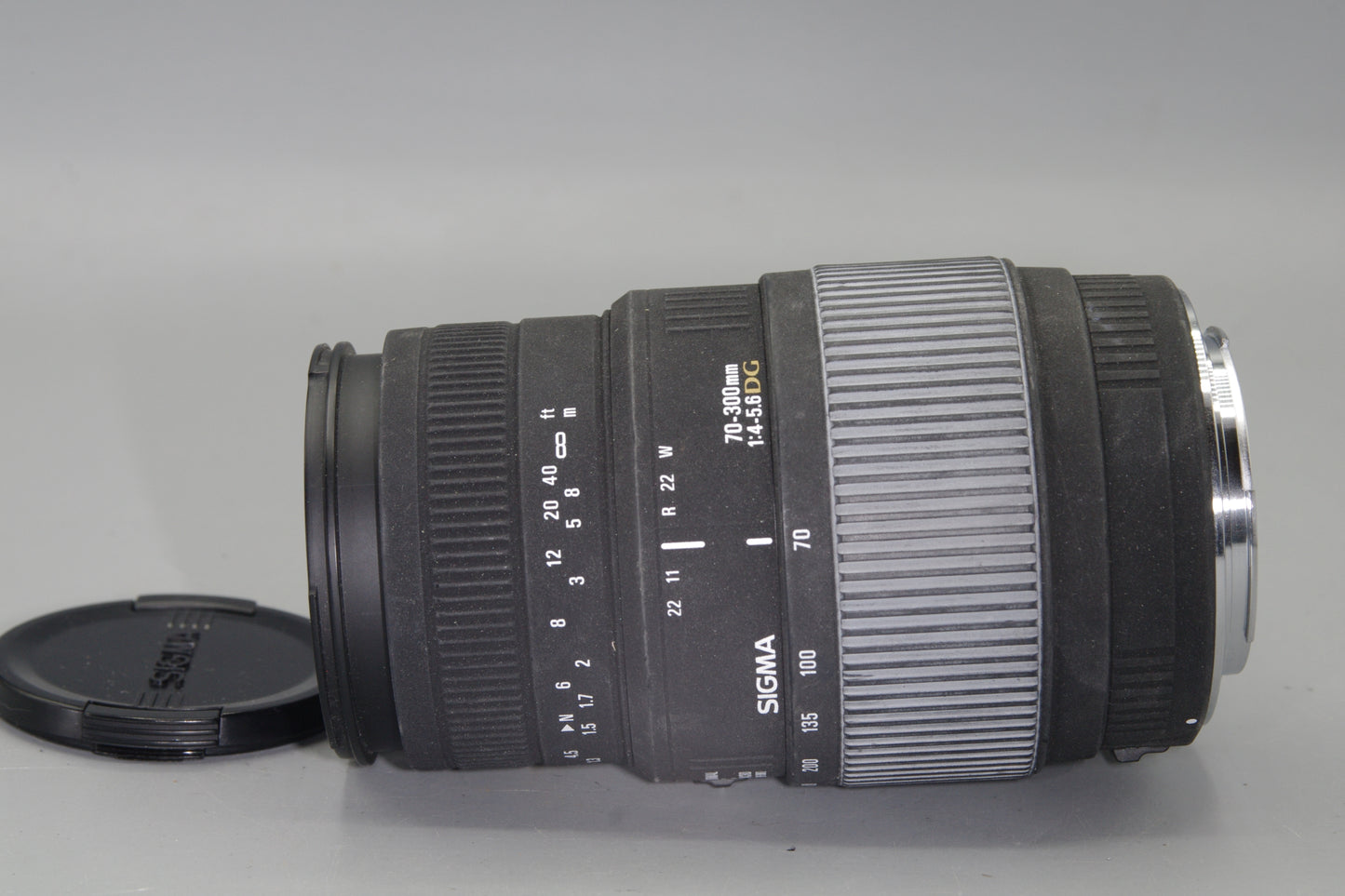 Sigma 70-300mm F/4-5.6 DG AF Zoom Lens with Caps - Canon EF Mount