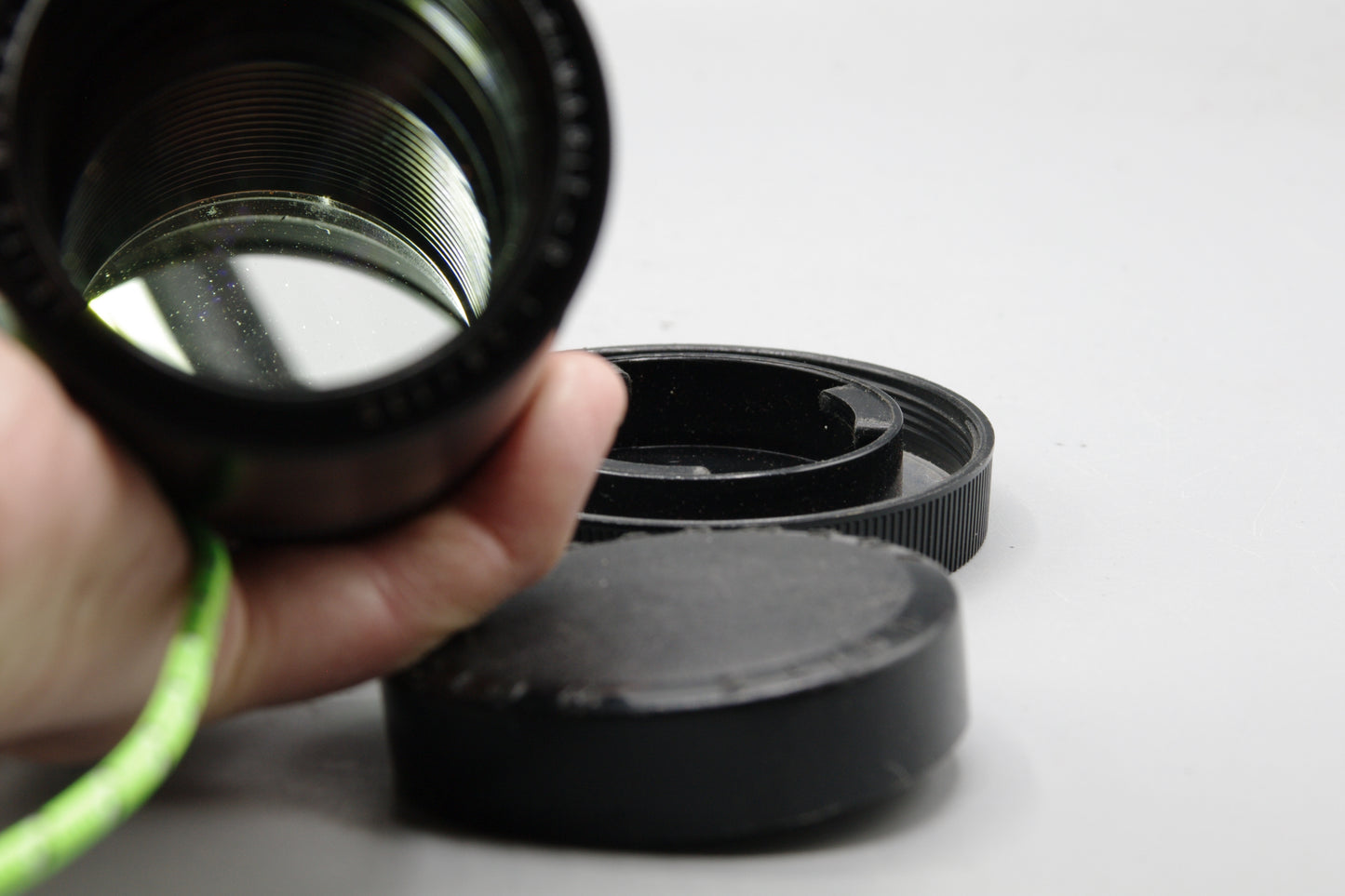 Leitz Elmarit-R 135mm f/2.8 Leica R Mount – Single Cam – Minor Fungus – Caps