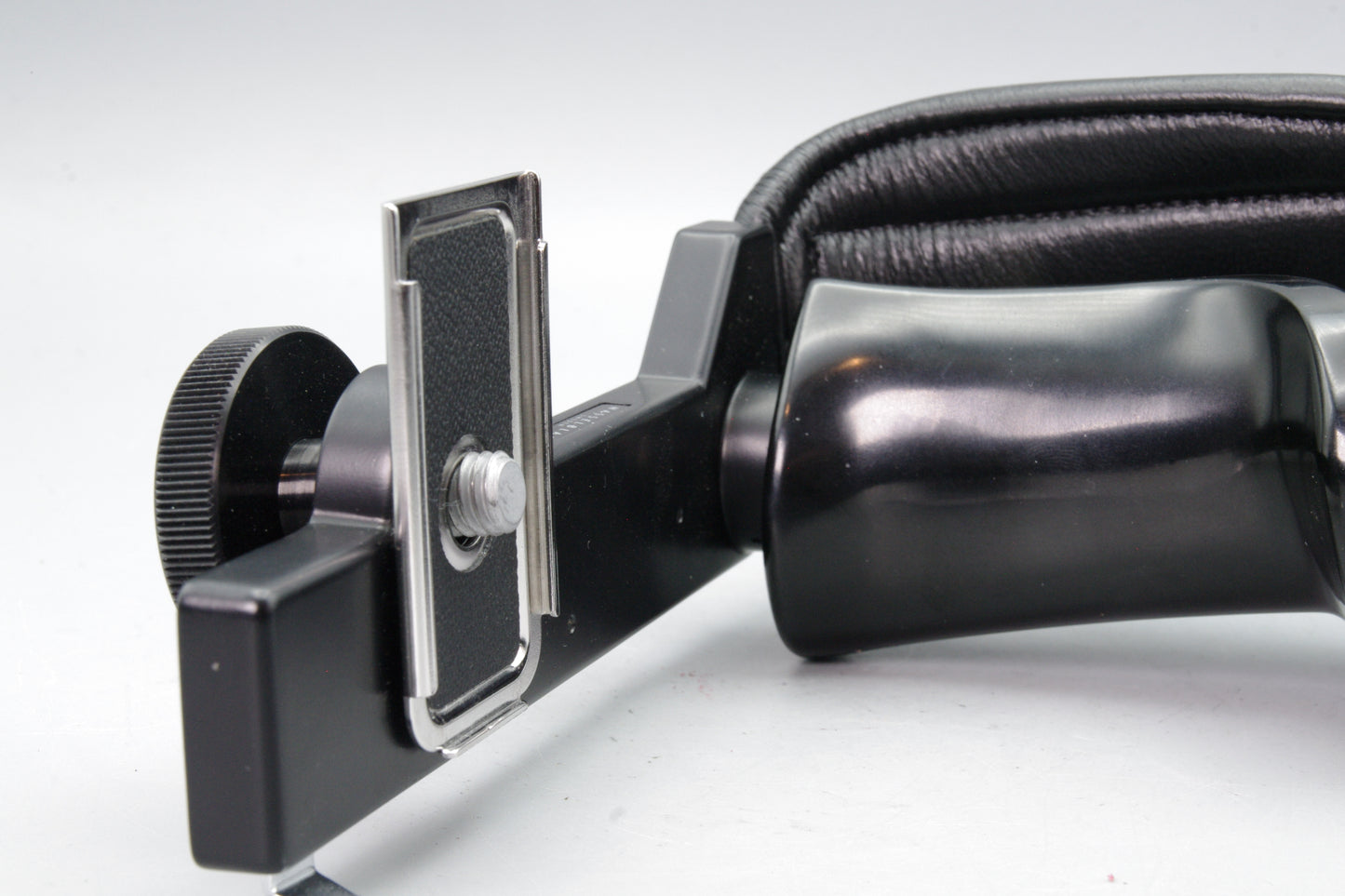 Hasselblad FlashGun Bracket Left‑Hand Grip with Hand Strap – Excellent
