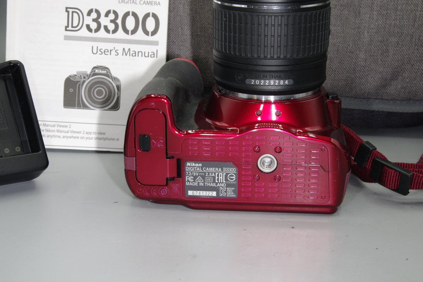 Red Nikon D3300 DSLR 24.2MP + 18-55mm VR Lens & Case – Mint – S/C 875