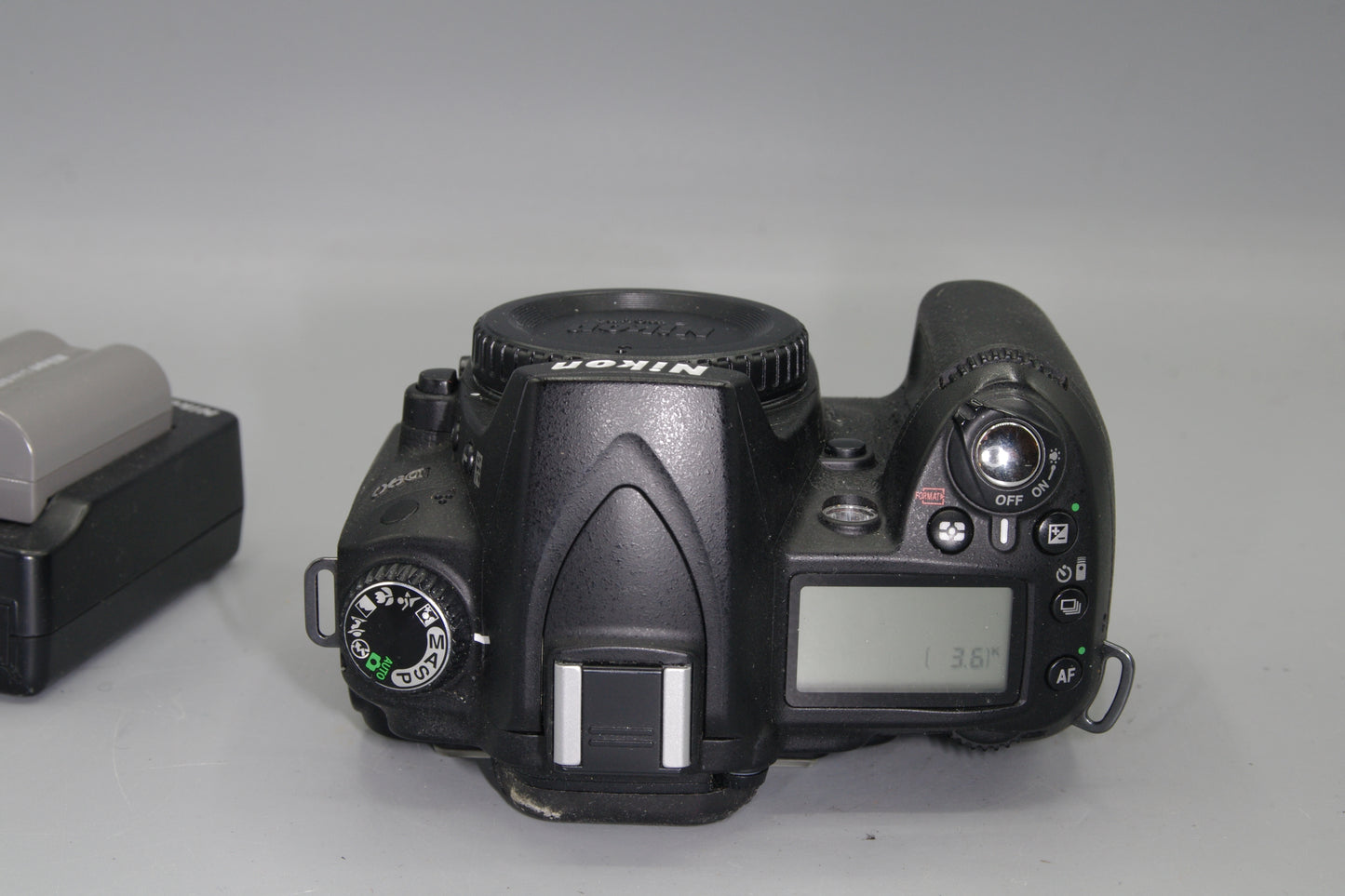 Nikon D90 12.3MP DSLR +Battery + Charger - Excellent - SC/14480