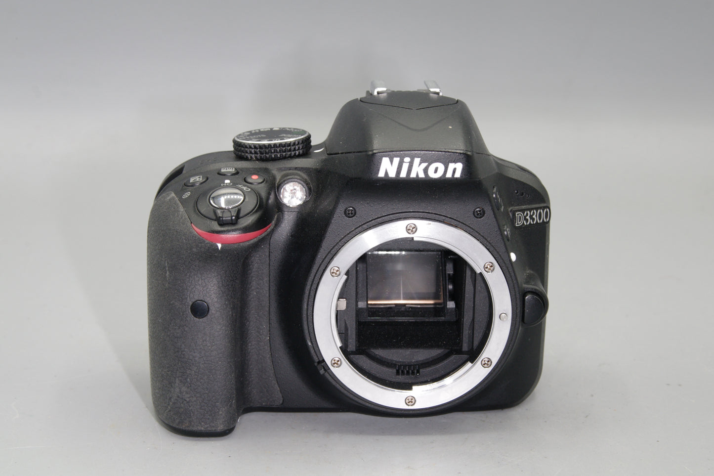 Nikon D3300 24.2MP DSLR  - Excellent Low S/C 2129