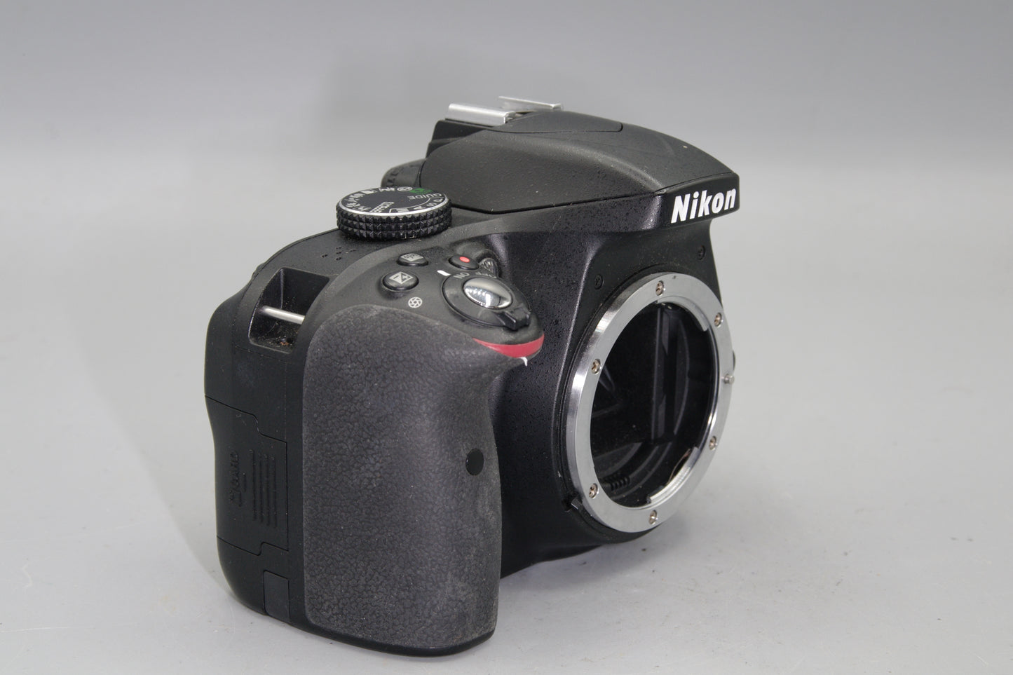 Nikon D3300 24.2MP DSLR  - Excellent Low S/C 2129