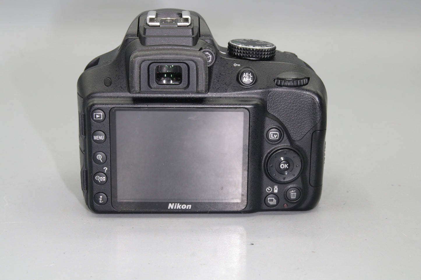 Nikon D3300 24.2MP DSLR  - Excellent Low S/C 2129