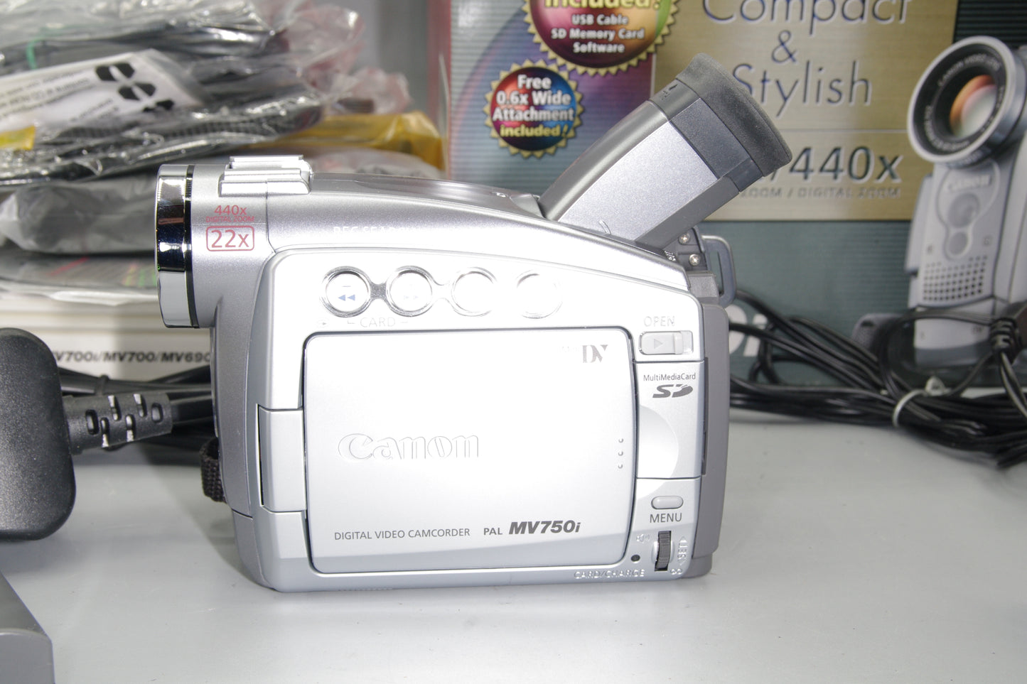 Canon MiniDV MV750i Camcorder , boxed in mint condition with all accessories