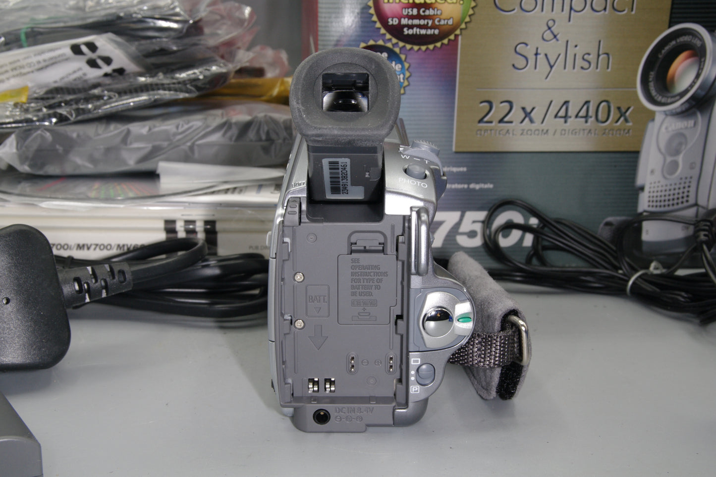 Canon MiniDV MV750i Camcorder , boxed in mint condition with all accessories