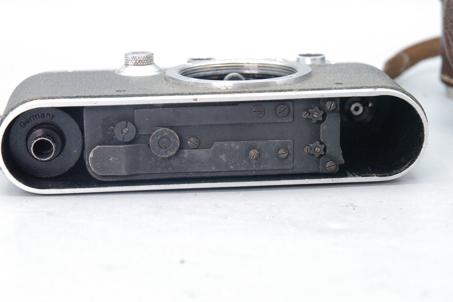 Leica III 35mm Rangefinder Camera 1934 Serial 129991 – Very Good with Case