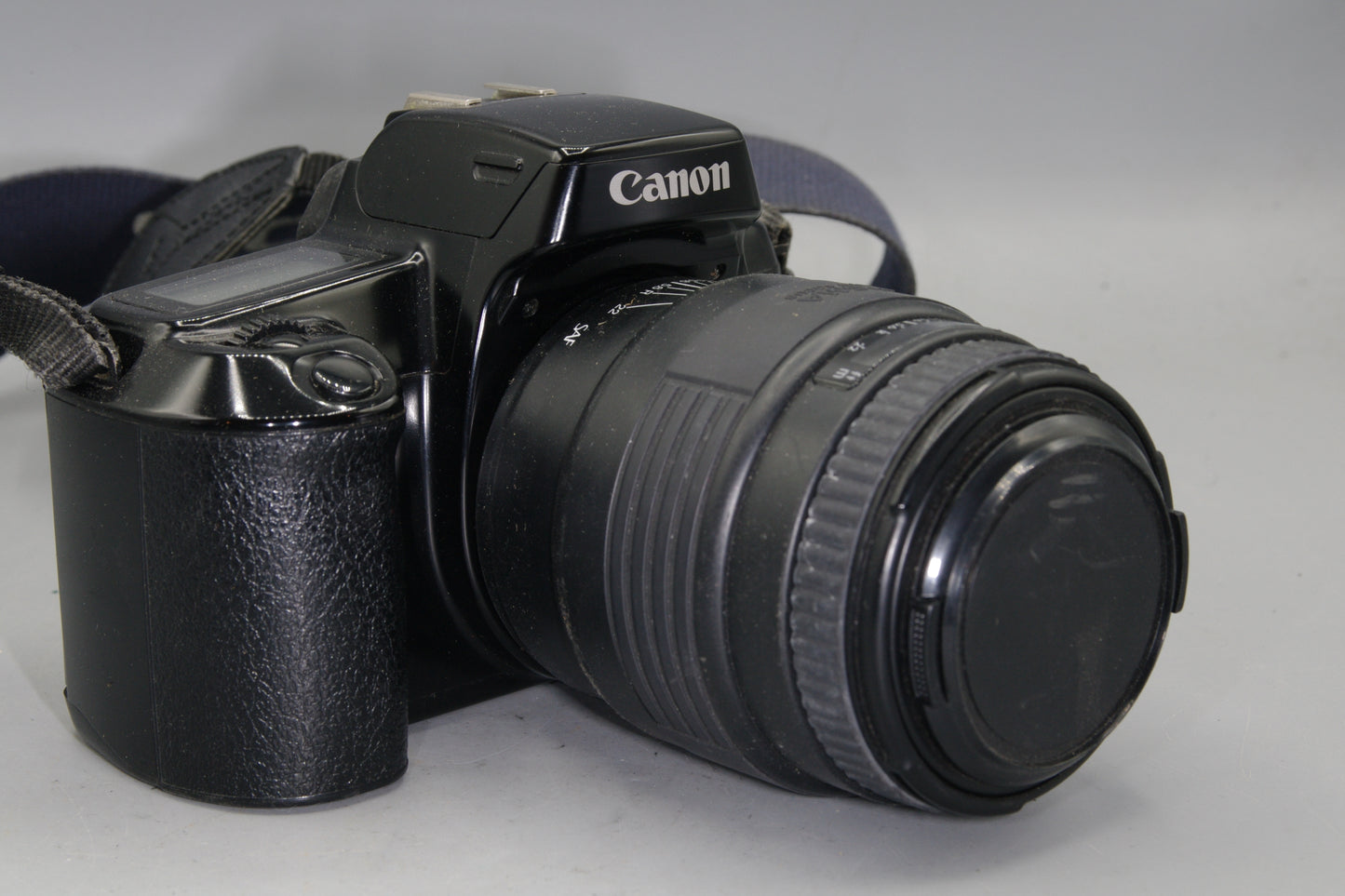Canon EOS 1000FN 35mm SLR + Sigma 70–210mm Zoom Lens – Tested & Working