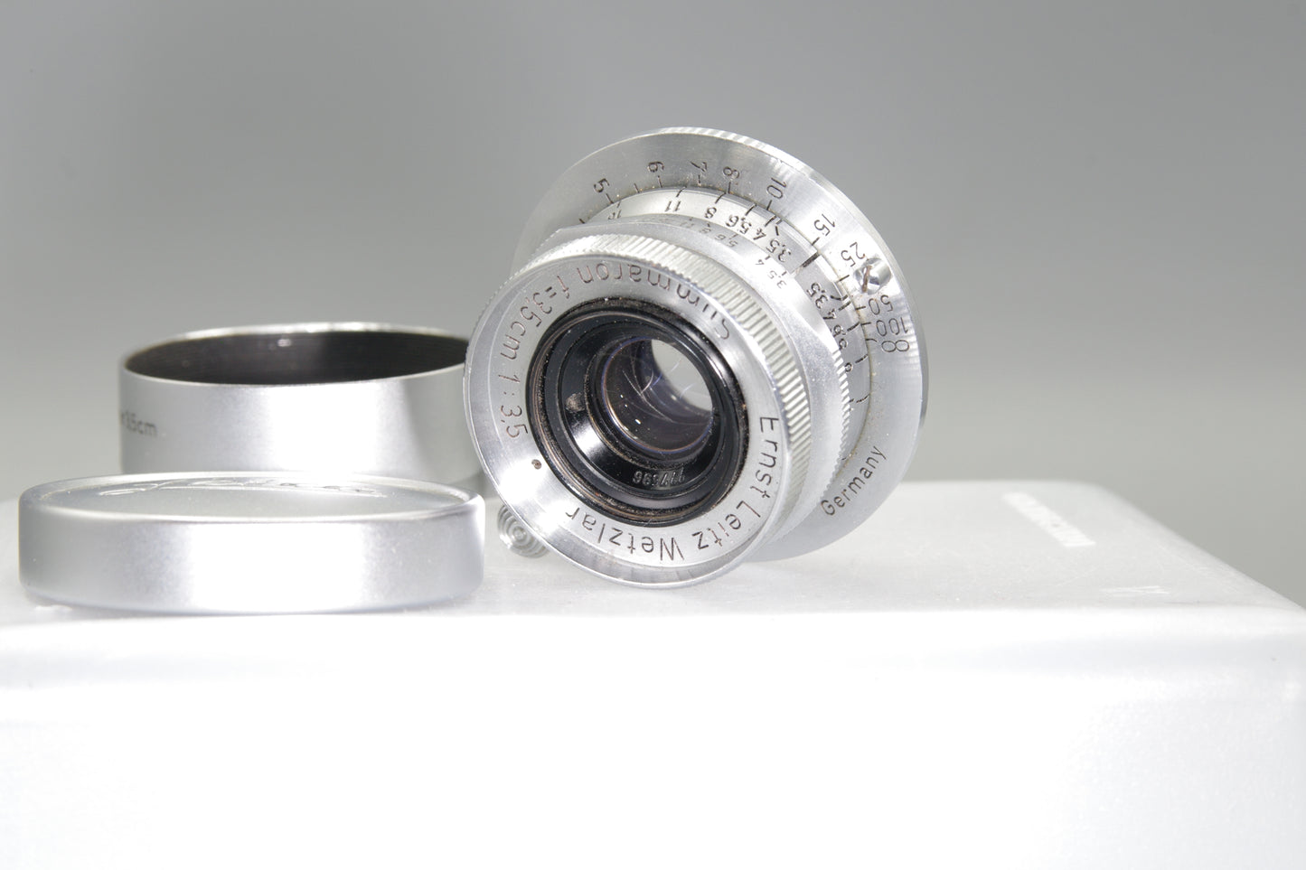 Leitz Summaron 35mm F3.5 L39 Lens with Hood, Cap & Filter – Excellent