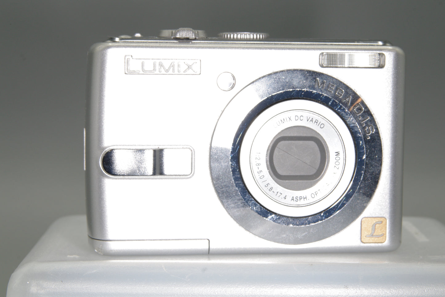 Panasonic Lumix DMC-LS70 7.2MP Compact Digital Camera - Takes AA