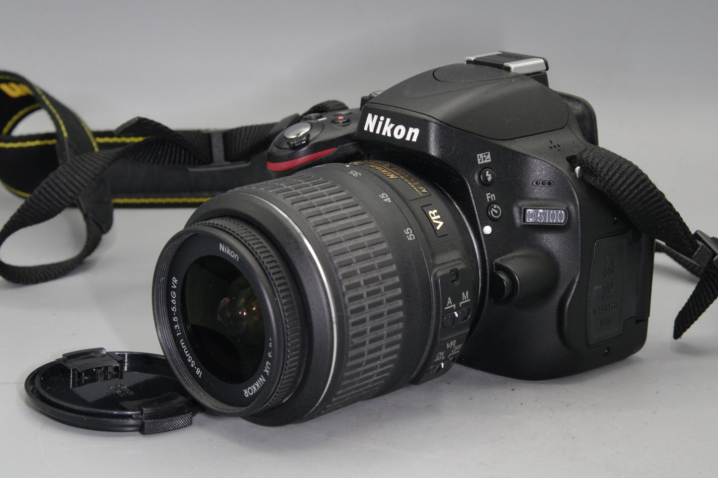Nikon D5100 16.2MP DSLR wit 18-55mm Lens +Battery - Excellent - S/C 1635