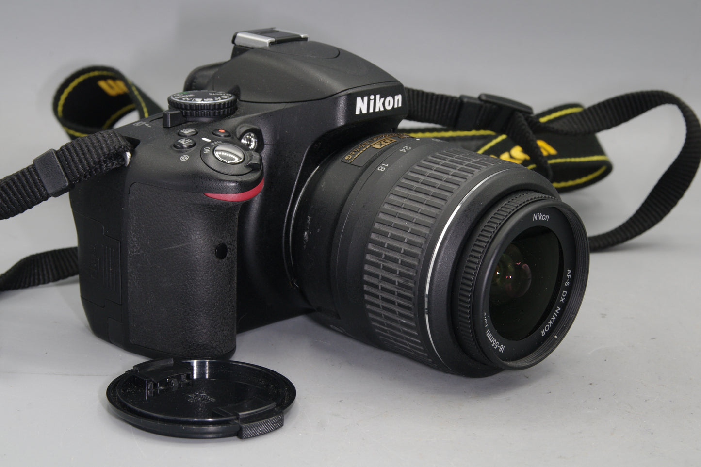 Nikon D5100 16.2MP DSLR wit 18-55mm Lens +Battery - Excellent - S/C 1635