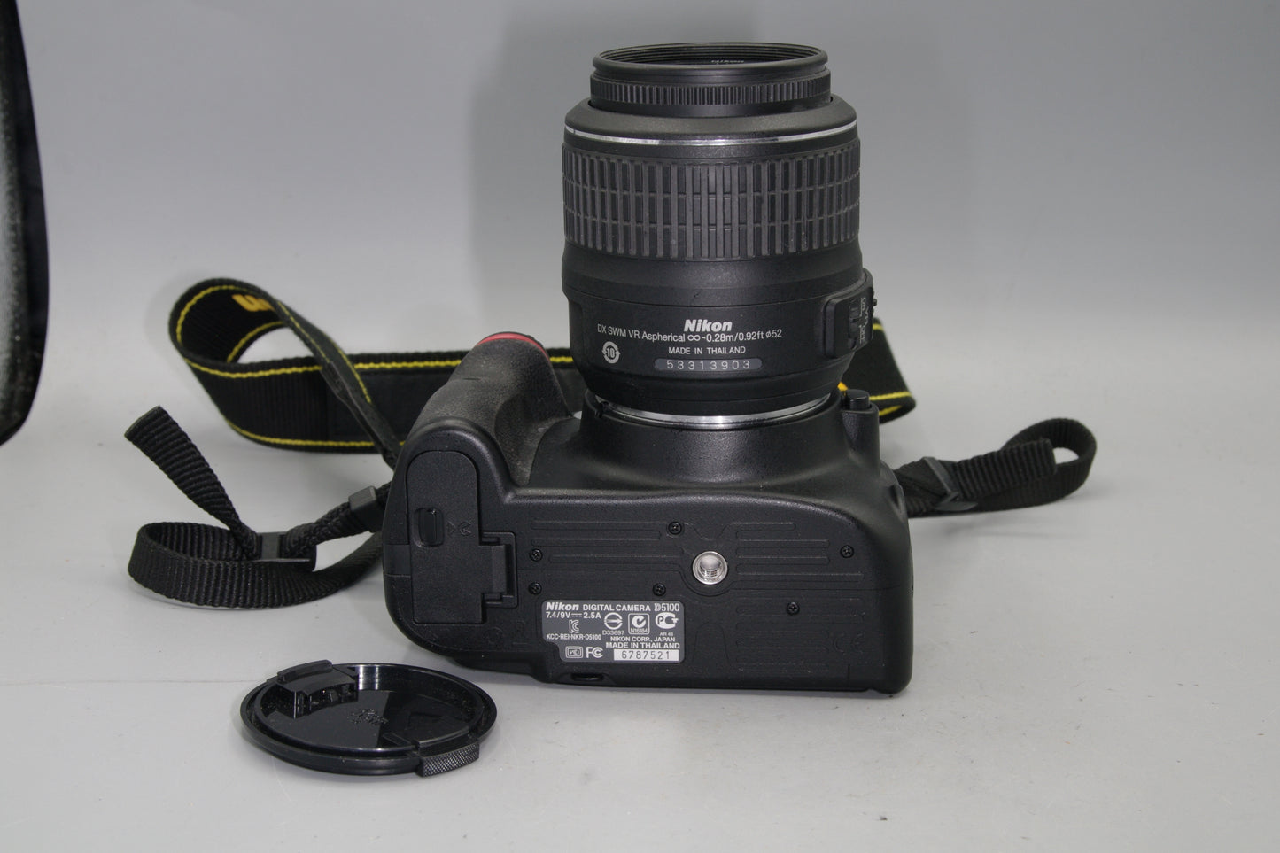 Nikon D5100 16.2MP DSLR wit 18-55mm Lens +Battery - Excellent - S/C 1635