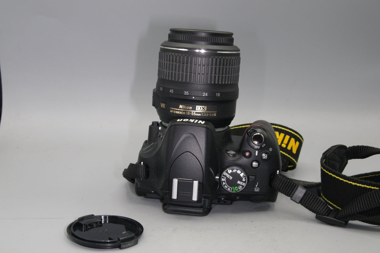 Nikon D5100 16.2MP DSLR wit 18-55mm Lens +Battery - Excellent - S/C 1635