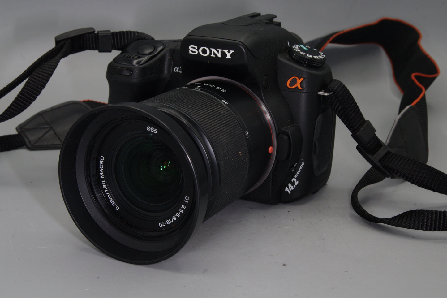 Sony Alpha A350 14.2MP DSLR with 18-70mm Lens - Excellent Conditon