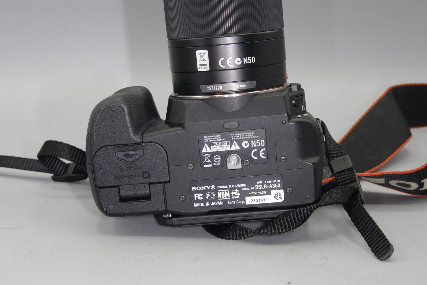 Sony Alpha A350 14.2MP DSLR with 18-70mm Lens - Excellent Conditon