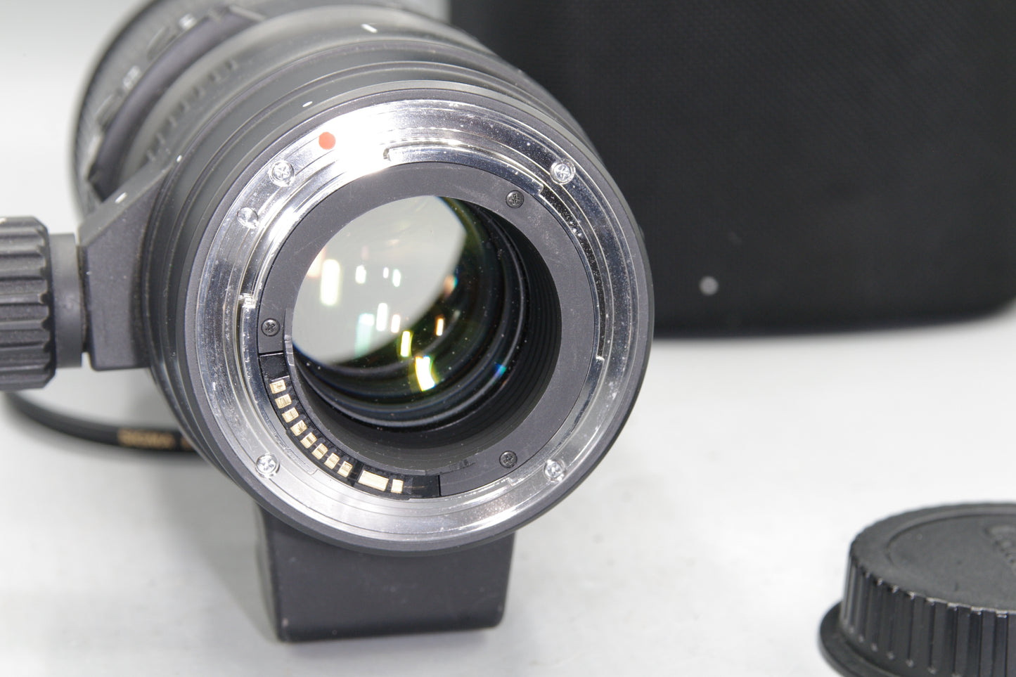 Sigma APO 70-200mm F/2.8 DG HSM AF Zoom Lens Canon EF Mount -Excellent