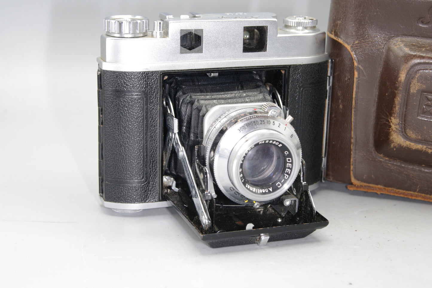 Very Rare Takane Sisley 3A Folding Rangefinder Camera with 75mm F/3.5 Lens and Case