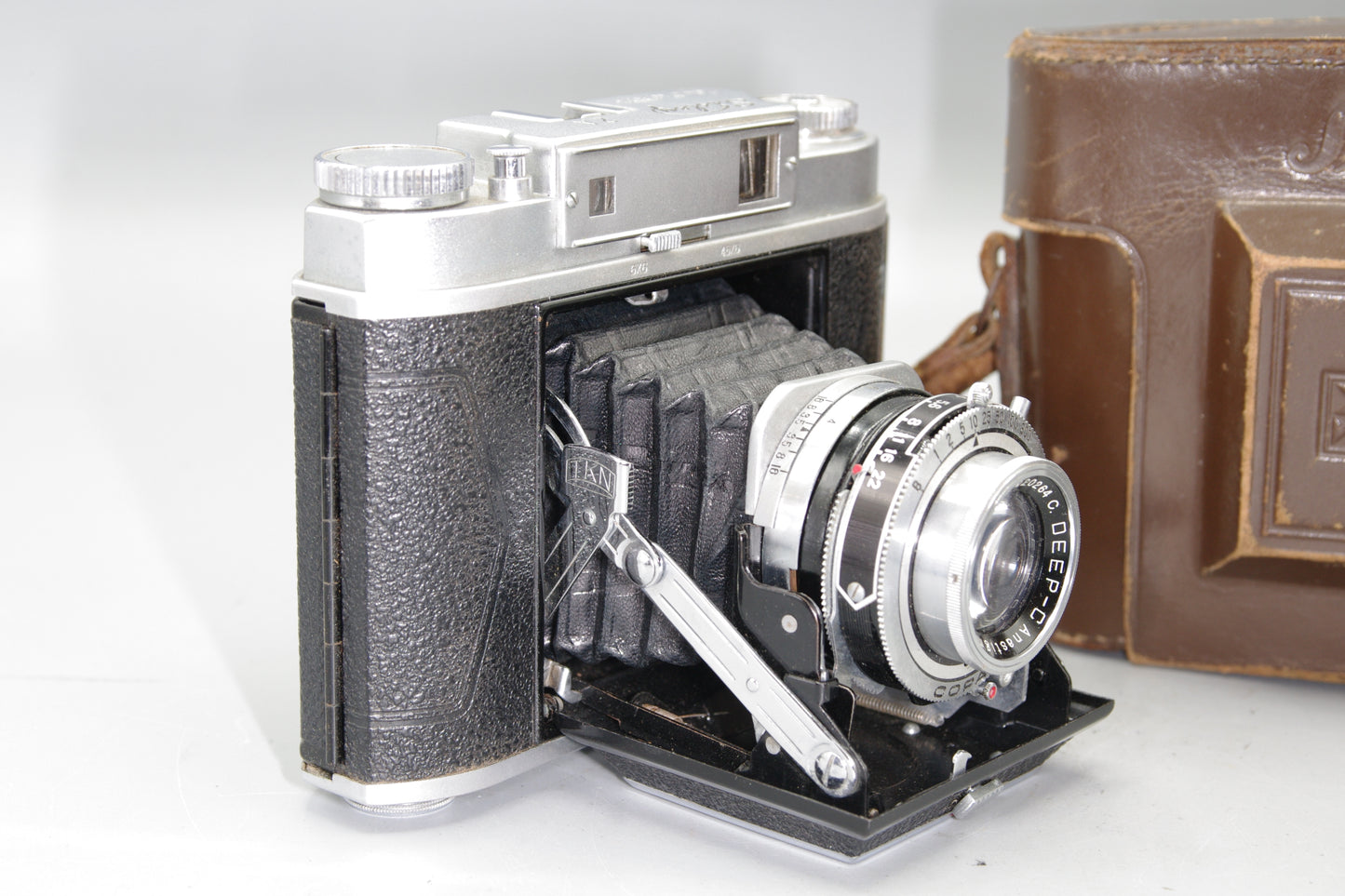 Takane Sisley 2A Folding Rangefinder Camera with 75mm F/3.5 Lens and Case