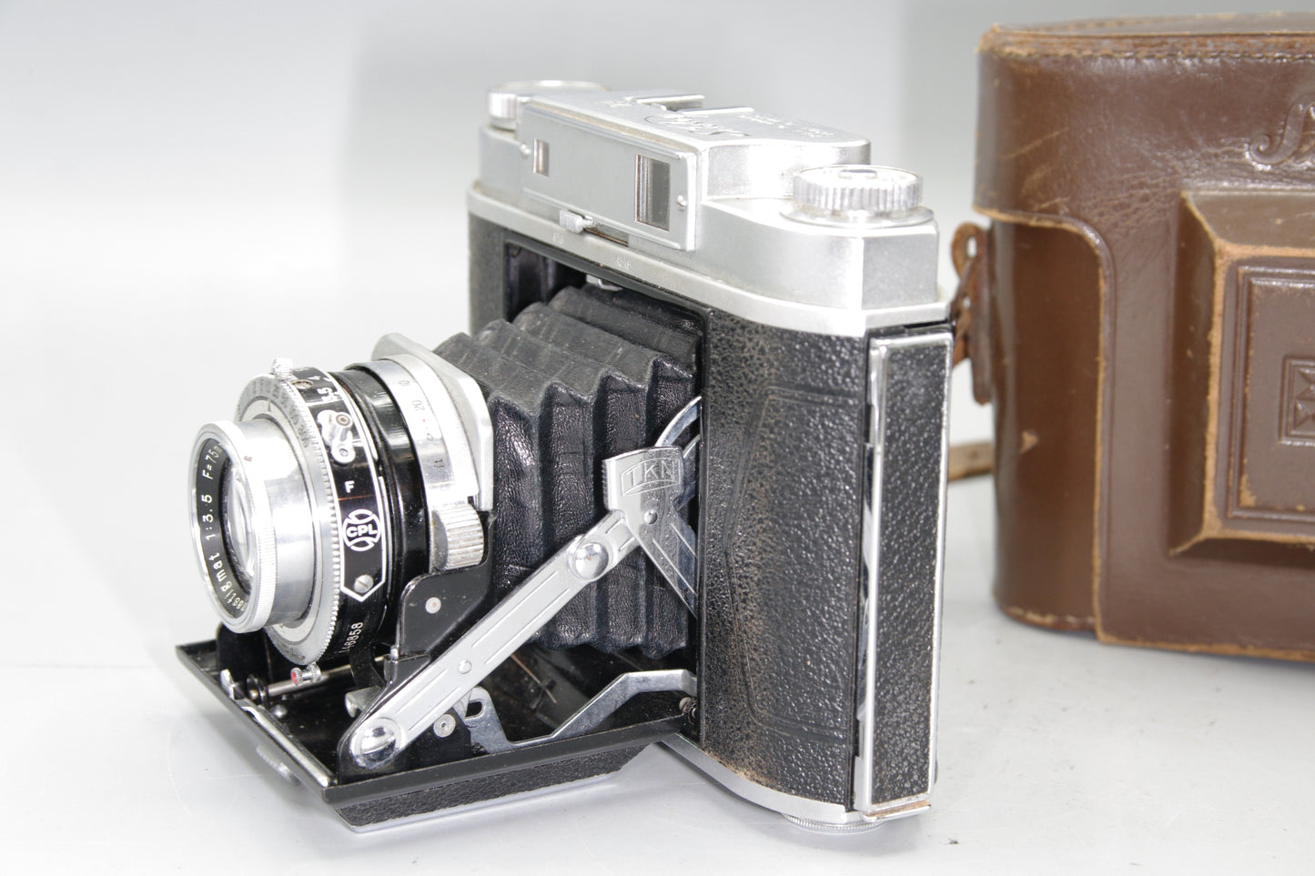 Takane Sisley 2A Folding Rangefinder Camera with 75mm F/3.5 Lens and Case