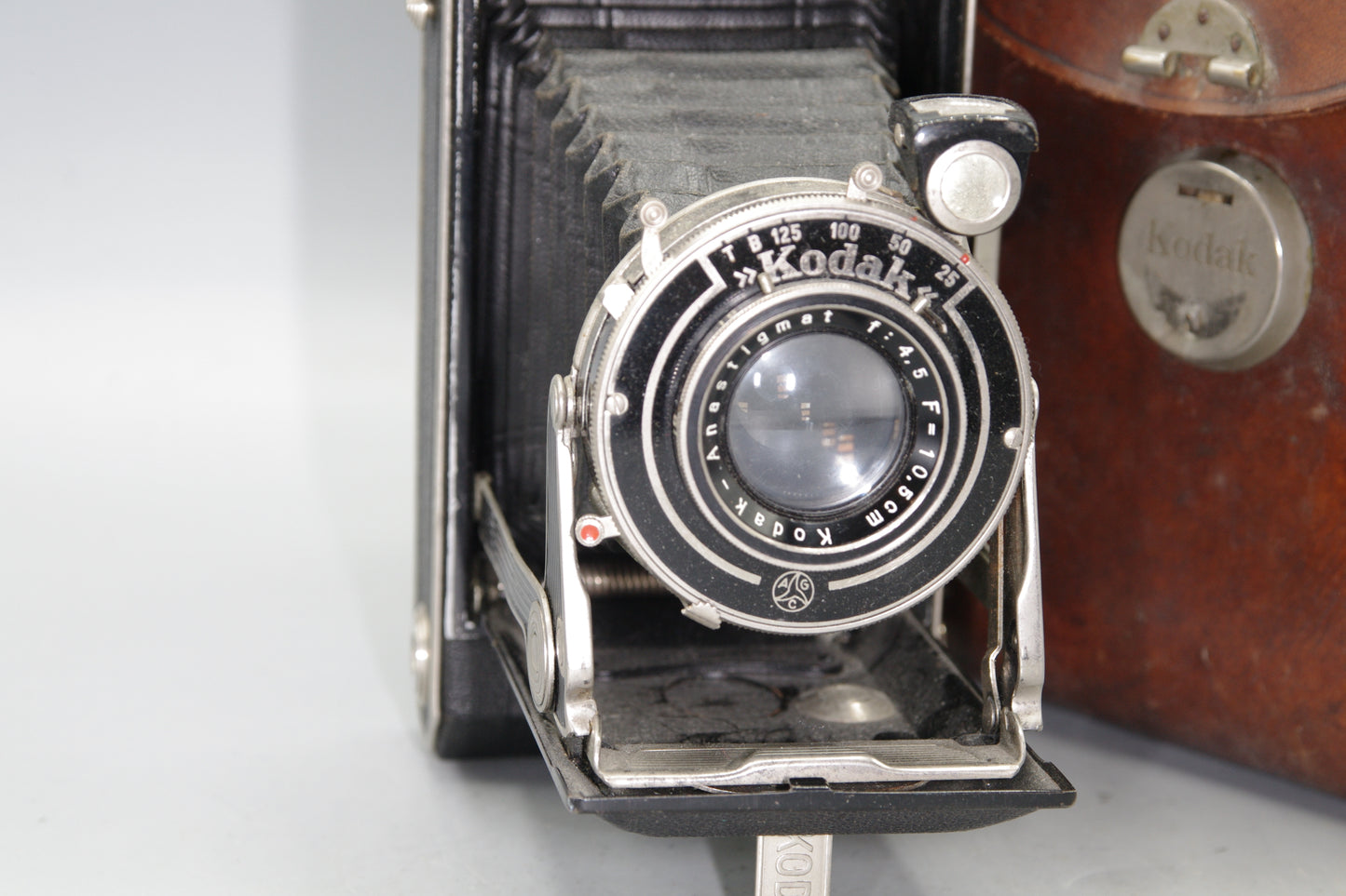 Kodak Vollenda 620 Folding Camera – 105mm f/4.5 Lens – 1930s Art Deco