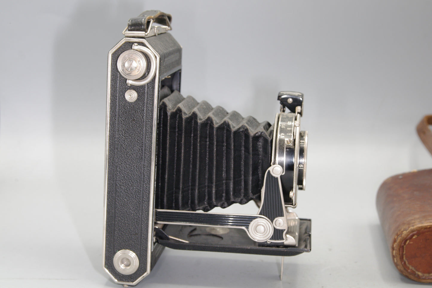 Kodak Vollenda 620 Folding Camera – 105mm f/4.5 Lens – 1930s Art Deco