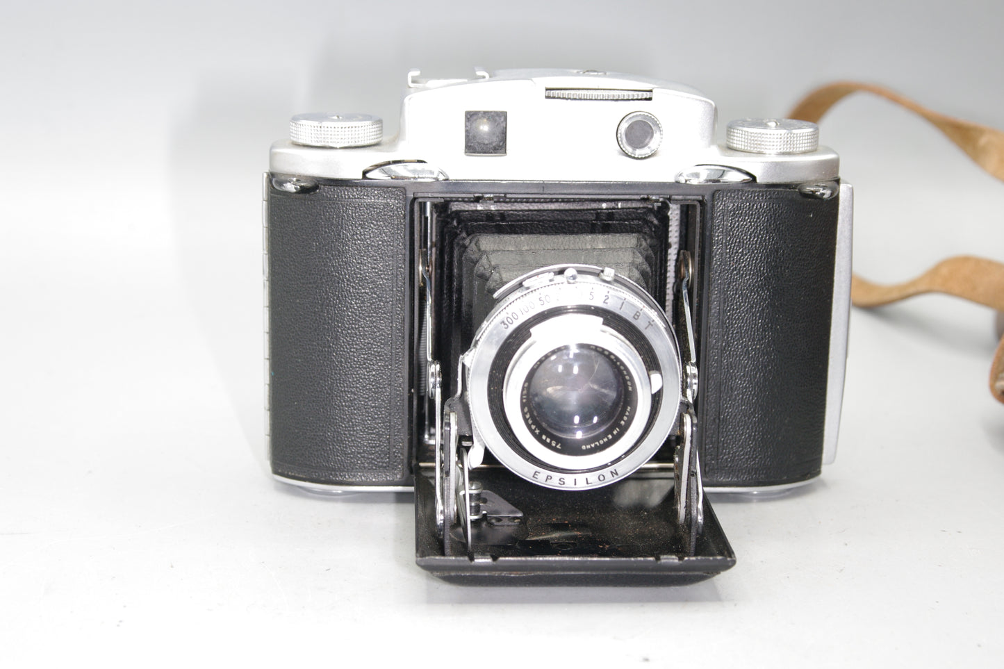 Ensign Selfix 12-20 Folding Rangefinder Camera – Ross Xpres 75mm f/3.5 Lens, Case, VGC