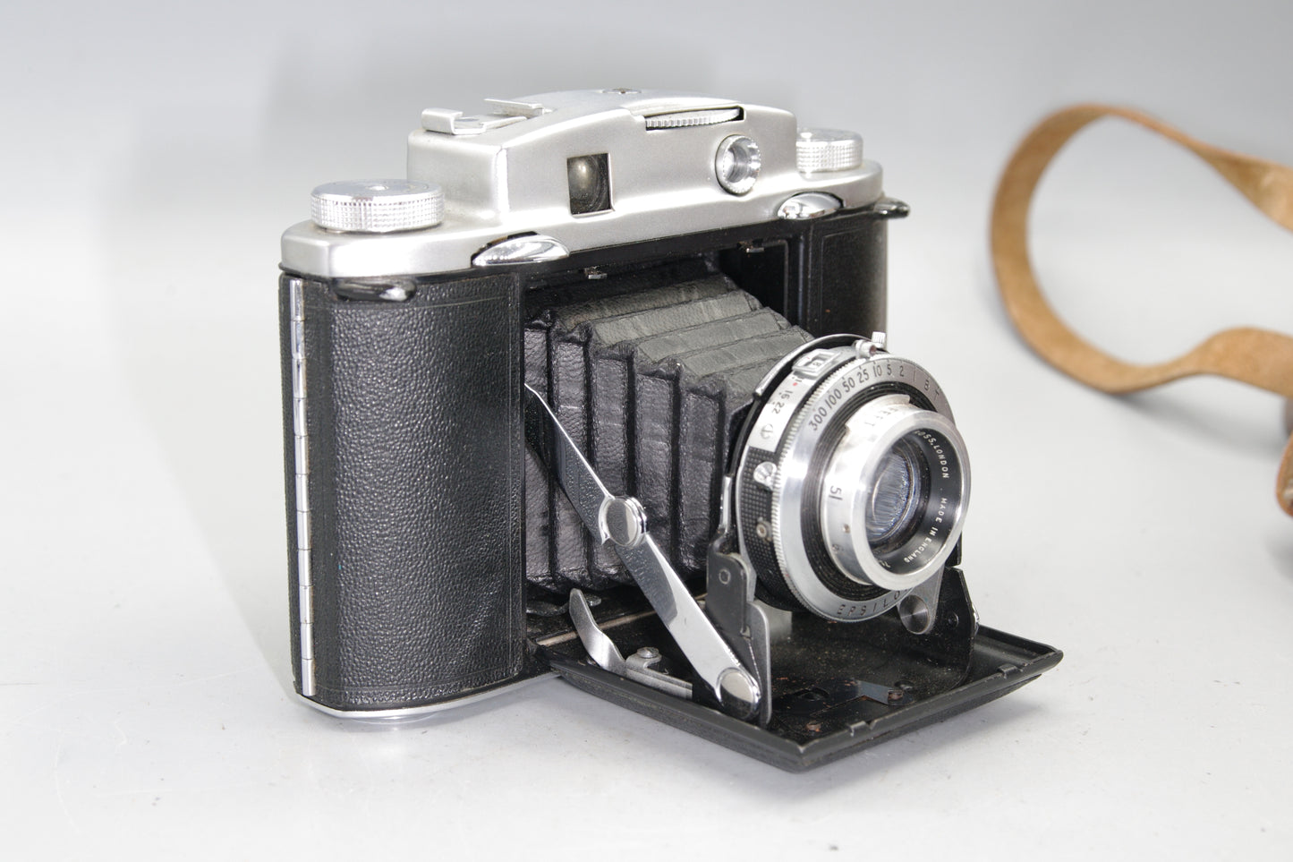 Ensign Selfix 12-20 Folding Rangefinder Camera – Ross Xpres 75mm f/3.5 Lens, Case, VGC