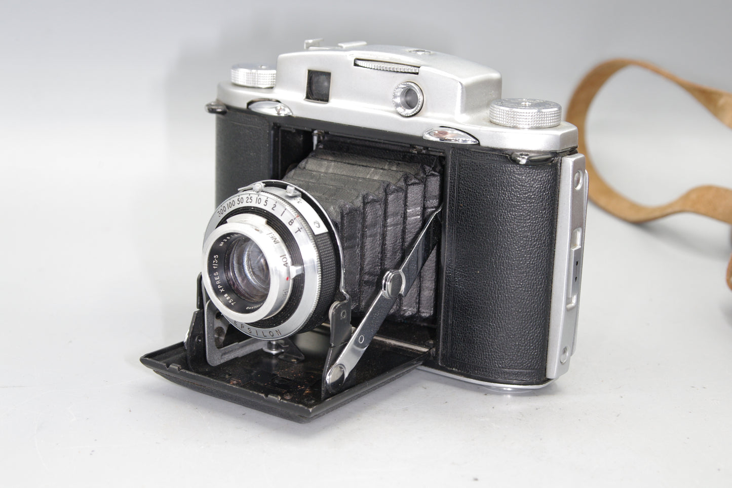 Ensign Selfix 12-20 Folding Rangefinder Camera – Ross Xpres 75mm f/3.5 Lens, Case, VGC